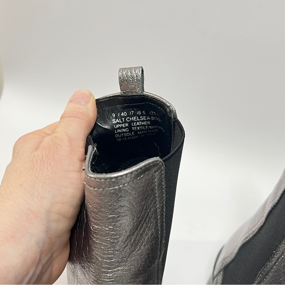 KENNETH COLE Reaction Women’s Size 9 Salt Chelsea Boot silver and Black - Picture 6 of 12